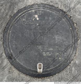 manhole cover dirty 0002